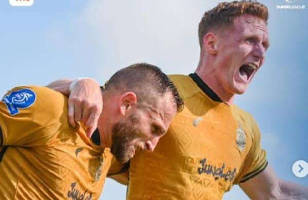 Bhayangkara FC Bungkam Persis Solo! Spasojevic dan Sadat Menggila Bhayangkara FC Bungkam Persis Solo! Spasojevic dan Sadat Menggila