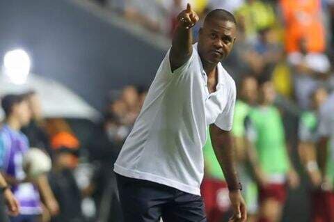 Pengamat Ingatkan Patrick Kluivert Segara Beradaptasi dengan Kultur Sepak Bola Indonesia yang Khas Pengamat Ingatkan Patrick Kluivert Segara Beradaptasi dengan Kultur Sepak Bola Indonesia yang Khas