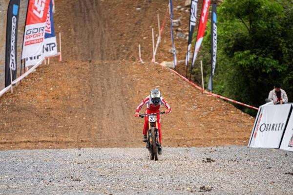 Indonesia Raih Medali Pertama dari Cabor Sepeda Gunung Atas Nama Rendy Varera Sanjaya Indonesia Raih Medali Pertama dari Cabor Sepeda Gunung Atas Nama Rendy Varera Sanjaya