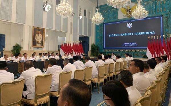 Presiden Prabowo Ajak Menteri Doa Bersama untuk Sumatera di Sidang Kabinet Paripurna Presiden Prabowo Ajak Menteri Doa Bersama untuk Sumatera di Sidang Kabinet Paripurna