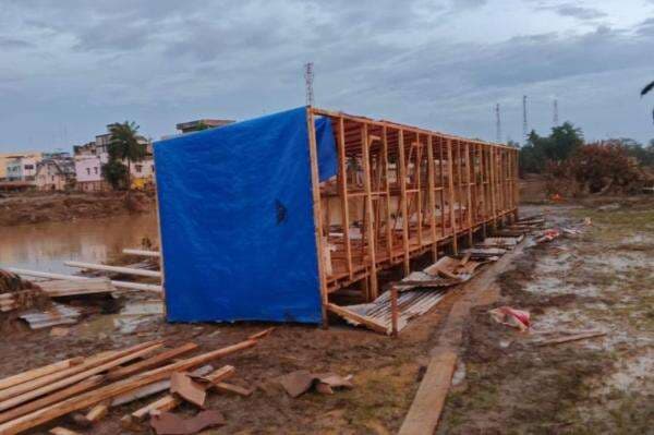 Polri Bangun MCK di Aceh Tamiang untuk Warga Terdampak Pascabencana Polri Bangun MCK di Aceh Tamiang untuk Warga Terdampak Pascabencana