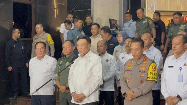 Pantau Malam Tahun Baru 2026 Bersama Panglima TNI hingga Kapolri, Menko Polkam: Situasi Kondusif Pantau Malam Tahun Baru 2026 Bersama Panglima TNI hingga Kapolri, Menko Polkam: Situasi Kondusif