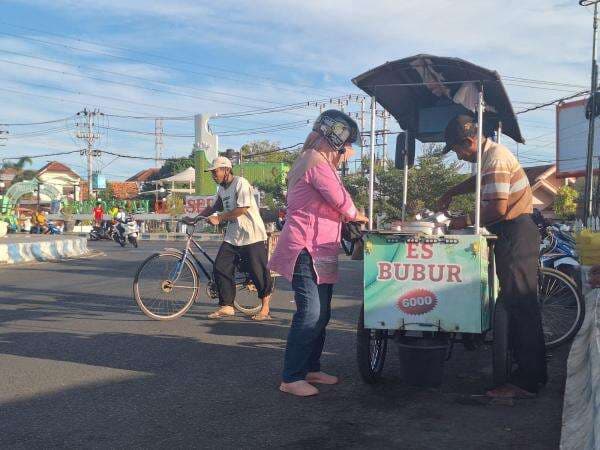 Bubur Kacang Hijau dan Ketan Hitam, laris Manis di Kota Probolinggo Bubur Kacang Hijau dan Ketan Hitam, laris Manis di Kota Probolinggo