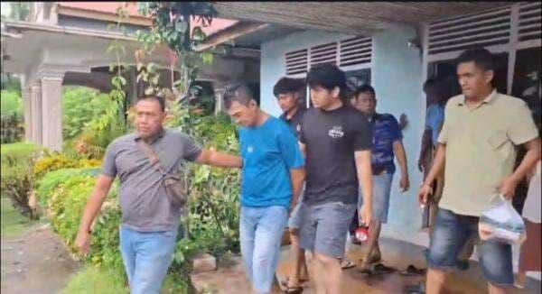 Pengedar Sabu di Pariaman Ditangkap, Polisi Sita Buku Catatan Pelanggan dan Paket Sabu Siap Edar Pengedar Sabu di Pariaman Ditangkap, Polisi Sita Buku Catatan Pelanggan dan Paket Sabu Siap Edar