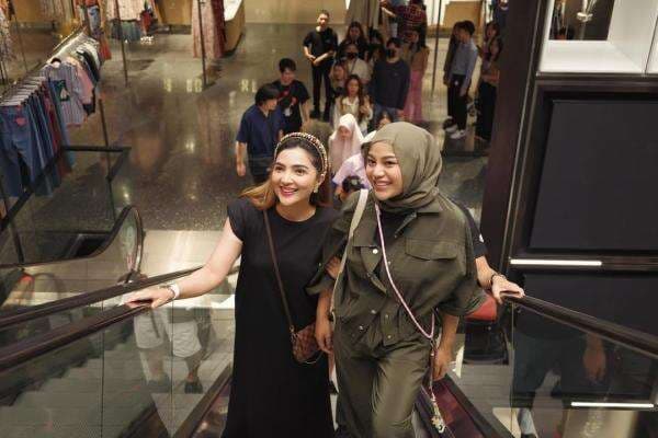 Pesan Manis Aurel untuk Ashanty di Ultah ke-42: Bunda yang Terbaik! Pesan Manis Aurel untuk Ashanty di Ultah ke-42: Bunda yang Terbaik!