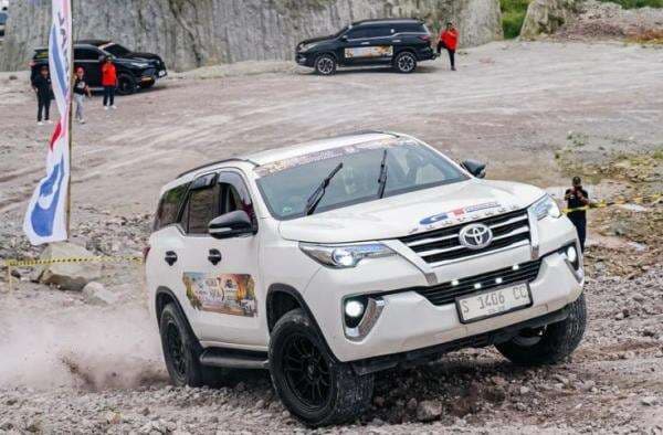 300 Komunitas Toyota Fortuner Touring Taklukkan Jalan Off Road Bukit Aslan Lampung 300 Komunitas Toyota Fortuner Touring Taklukkan Jalan Off Road Bukit Aslan Lampung