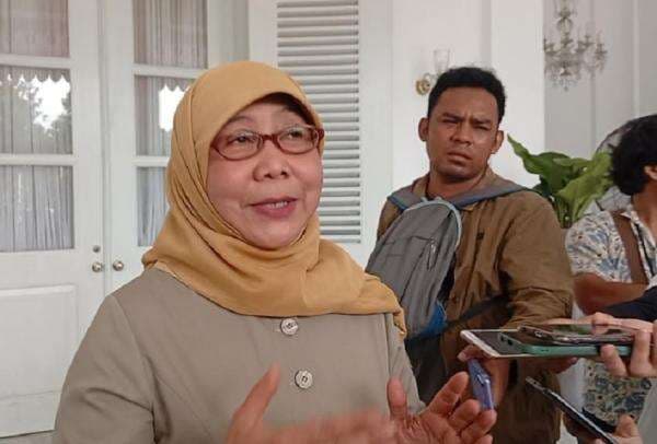 Pemprov DKI bakal Hitung Ulang Gaji Pegawai hingga Evaluasi Perjalanan Dinas usai Dana Transfer Dipangkas Pemprov DKI bakal Hitung Ulang Gaji Pegawai hingga Evaluasi Perjalanan Dinas usai Dana Transfer Dipangkas