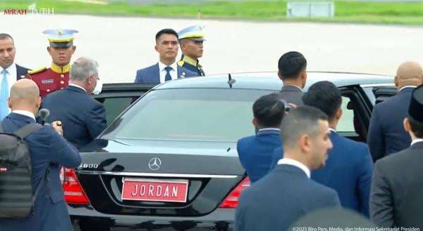 Prabowo dan Raja Yordania Menuju Istana, Semobil Berpelat Jordan Prabowo dan Raja Yordania Menuju Istana, Semobil Berpelat Jordan