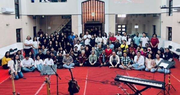 Pesparawi Jatim Matangkan Persiapan Menuju Kompetisi di Papua 2025, Serius Adakan Latihan di Gereja Pesparawi Jatim Matangkan Persiapan Menuju Kompetisi di Papua 2025, Serius Adakan Latihan di Gereja