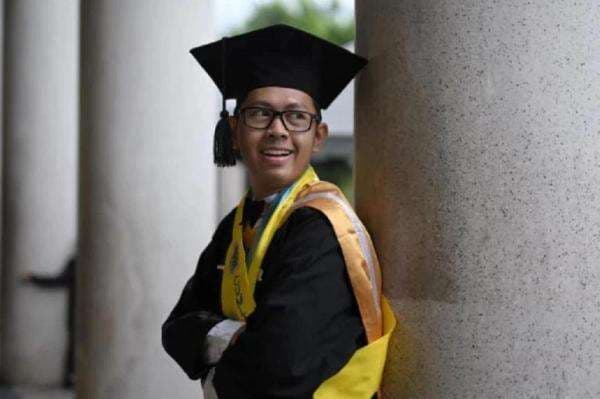 Kisah Inspiratif Rizal Galih, Lulus S2 UGM dengan IPK Sempurna dalam Waktu 22 Bulan Kisah Inspiratif Rizal Galih, Lulus S2 UGM dengan IPK Sempurna dalam Waktu 22 Bulan