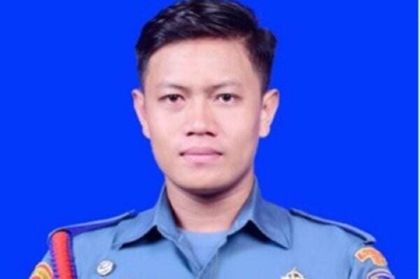 Kapuspen TNI Ungkap Detik-Detik Praka Zaenal Jatuh ke Laut, Sempat Tabrakan di Udara Kapuspen TNI Ungkap Detik-Detik Praka Zaenal Jatuh ke Laut, Sempat Tabrakan di Udara