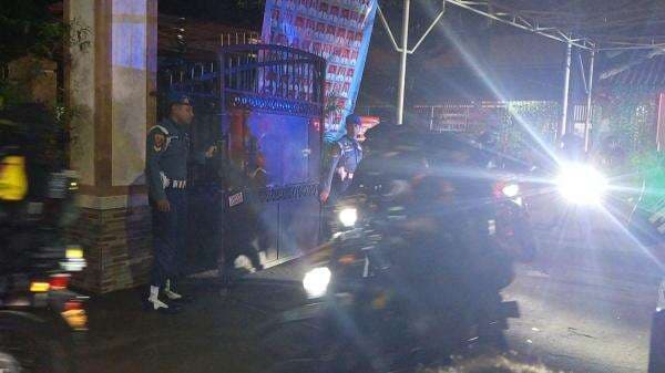 Pasukan Gegana Rampung Olah TKP Ledakan di SMAN 72 Jakarta Pasukan Gegana Rampung Olah TKP Ledakan di SMAN 72 Jakarta