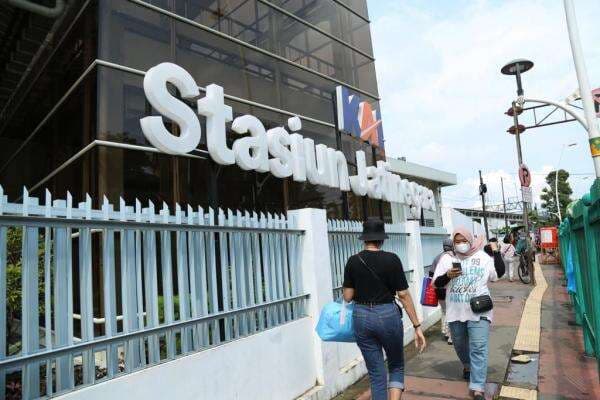 Imbas Demo di Sekitar Stasiun Pasar Senen, KAI Rekayasa Operasional Kereta Jarak Jauh Imbas Demo di Sekitar Stasiun Pasar Senen, KAI Rekayasa Operasional Kereta Jarak Jauh