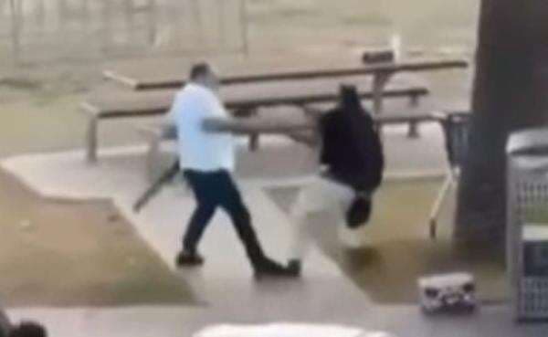 Sosok Ahmed, Pria Muslim yang Dipuji Pahlawan karena Cegah Penembakan Orang Yahudi di Sydney Sosok Ahmed, Pria Muslim yang Dipuji Pahlawan karena Cegah Penembakan Orang Yahudi di Sydney