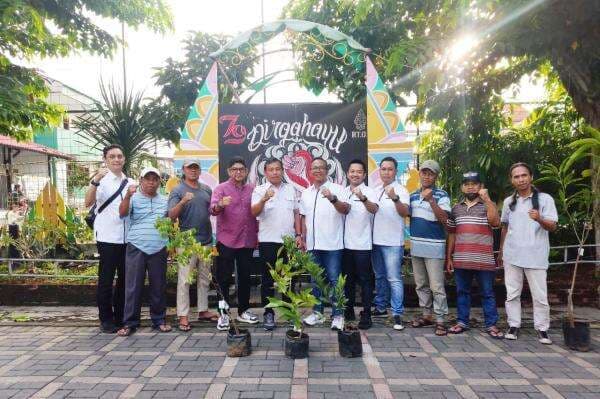 Grup Astra Surabaya Dukung Gerakan Menanam Sejuta Pohon Grup Astra Surabaya Dukung Gerakan Menanam Sejuta Pohon