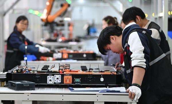 Canggih! China Bikin Baterai Mobil Listrik Super Cepat, Cas 6 Menit Bisa Tempuh 1.000 Km Canggih! China Bikin Baterai Mobil Listrik Super Cepat, Cas 6 Menit Bisa Tempuh 1.000 Km