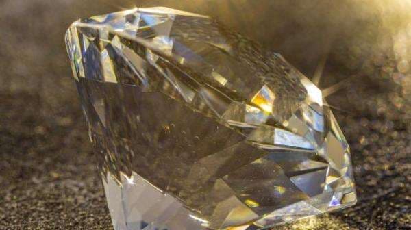 Rusia Raup Rp42,6 Triliun dari Ekspor Berlian Rusia Raup Rp42,6 Triliun dari Ekspor Berlian