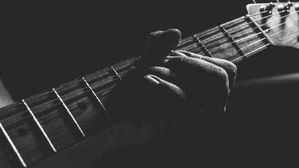 Chord Lagu Buat Mantan, Cocok Buat Kamu yang Masih Gagal Move On Chord Lagu Buat Mantan, Cocok Buat Kamu yang Masih Gagal Move On