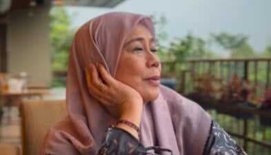 Mata Kanan Dewi Yull Alami Kebutaan Mata Kanan Dewi Yull Alami Kebutaan