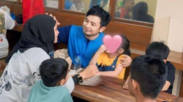 Video Viral Istri Zul Zivilia Setia Jenguk Suami di Penjara, Netizen: Bukti Cinta Sejati Video Viral Istri Zul Zivilia Setia Jenguk Suami di Penjara, Netizen: Bukti Cinta Sejati