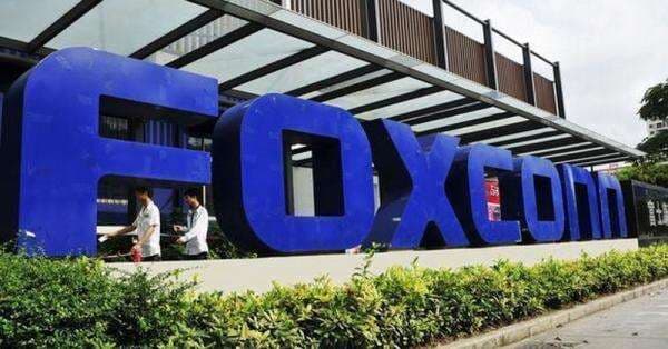 Foxconn Cetak Rekor Laba Rp24 Triliun Berkat Penjualan Server AI Foxconn Cetak Rekor Laba Rp24 Triliun Berkat Penjualan Server AI