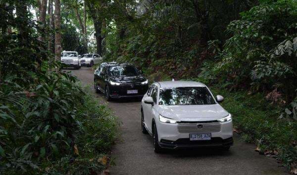Menjajal Honda HR-V Hybrid: Menyisir Pantai dan Pegunungan Jakarta-Anyer PP Tangki Masih Penuh Menjajal Honda HR-V Hybrid: Menyisir Pantai dan Pegunungan Jakarta-Anyer PP Tangki Masih Penuh