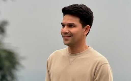 Jonathan Frizzy Ngaku Hanya Bawa 10 Vape Ilegal, Tak Tahu Isinya Apa Jonathan Frizzy Ngaku Hanya Bawa 10 Vape Ilegal, Tak Tahu Isinya Apa