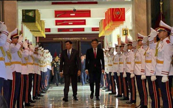 Menhan Tak Akan Bentuk Matra TNI Siber, Pilih Satukan Kekuatan Sipil dan Militer Menhan Tak Akan Bentuk Matra TNI Siber, Pilih Satukan Kekuatan Sipil dan Militer