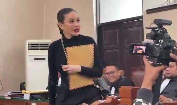 Nikita Mirzani Laporkan Dugaan Suap Penegak Hukum, Ini Respons KPK Nikita Mirzani Laporkan Dugaan Suap Penegak Hukum, Ini Respons KPK