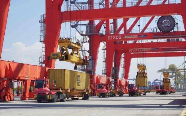 Pelindo Luncurkan Layanan Peti Kemas Perdana di Terminal Kijing Kalimantan Barat Pelindo Luncurkan Layanan Peti Kemas Perdana di Terminal Kijing Kalimantan Barat