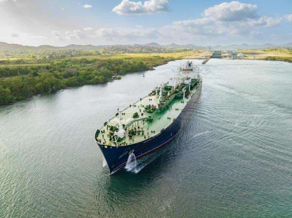 PIS Turunkan Emisi Karbon hingga 51.357 Ton CO2 Berkat Transisi Menuju Pelayaran Hijau PIS Turunkan Emisi Karbon hingga 51.357 Ton CO2 Berkat Transisi Menuju Pelayaran Hijau