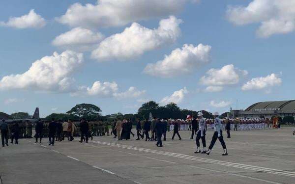 Presiden Prabowo Cek Langsung Latihan Pasukan Marching Band untuk Defile di Prancis Presiden Prabowo Cek Langsung Latihan Pasukan Marching Band untuk Defile di Prancis