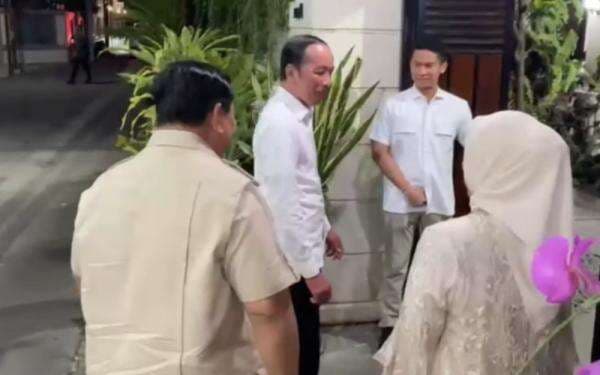 Tiba di Jateng, Presiden Prabowo Datangi Kediaman Jokowi di Solo Tiba di Jateng, Presiden Prabowo Datangi Kediaman Jokowi di Solo