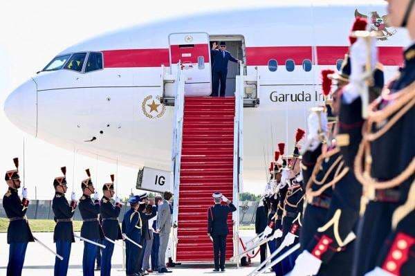 Prabowo Tiba di Indonesia usai Rampungkan Kunjungan Kerja ke Empat Negara Prabowo Tiba di Indonesia usai Rampungkan Kunjungan Kerja ke Empat Negara