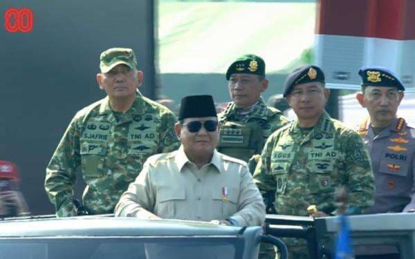 Presiden Prabowo Cek Pasukan Gelar Kehormatan Militer di Batujajar, Naik Maung dengan Panglima TNI Presiden Prabowo Cek Pasukan Gelar Kehormatan Militer di Batujajar, Naik Maung dengan Panglima TNI