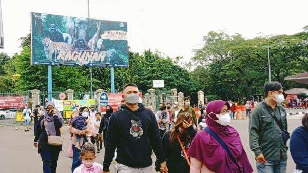 Ragunan Dipadati 15 Ribu Pengunjung Jelang Libur Waisak Ragunan Dipadati 15 Ribu Pengunjung Jelang Libur Waisak