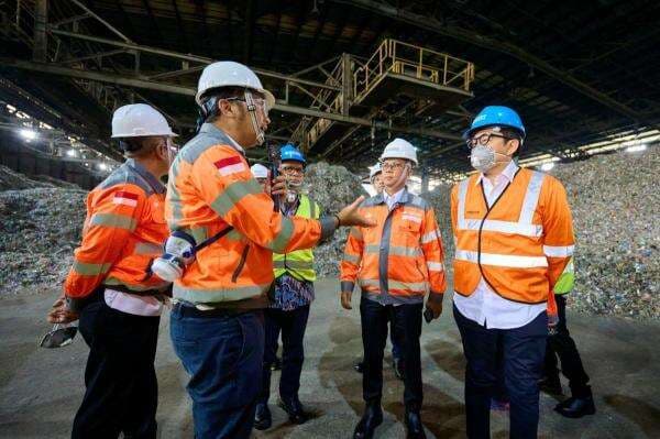 Pemerintah Dorong Penerapan Prinsip Hijau di Seluruh Sektor Industri Pemerintah Dorong Penerapan Prinsip Hijau di Seluruh Sektor Industri