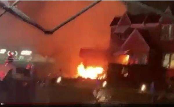 Pesawat Bawa 7 Orang Hantam Rumah di Philadelphia Pesawat Bawa 7 Orang Hantam Rumah di Philadelphia