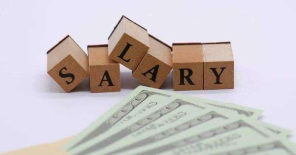 3 Perbedaan Antara Stipend dan Gaji: Penerima, Fungsi, dan Waktu Pembayarannya 3 Perbedaan Antara Stipend dan Gaji: Penerima, Fungsi, dan Waktu Pembayarannya