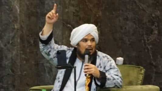 Ustadz Derry Sulaiman Minta Ahmad Dhani Berhenti Bikin Konten Kompilasi Fitnah Maia Estianty: Caranya Kurang Tepat Ustadz Derry Sulaiman Minta Ahmad Dhani Berhenti Bikin Konten Kompilasi Fitnah Maia Estianty: Caranya Kurang Tepat