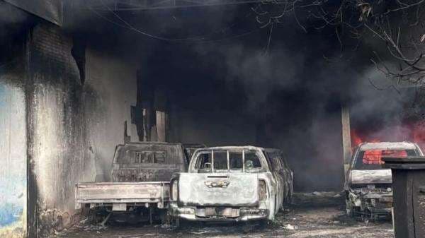 Kebakaran Hebat di Kolaka Timur Hanguskan 1 Rumah, 8 Kendaraan dan Uang Ratusan Juta Rupiah Ludes Kebakaran Hebat di Kolaka Timur Hanguskan 1 Rumah, 8 Kendaraan dan Uang Ratusan Juta Rupiah Ludes