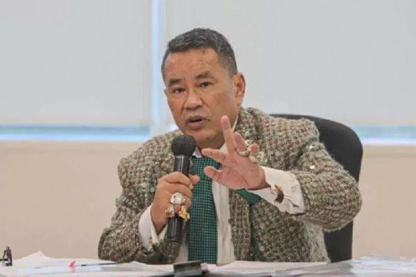 Hotman Paris Hutapea Ajak Lucas Debat Terbuka soal Gugatan CMNP Hotman Paris Hutapea Ajak Lucas Debat Terbuka soal Gugatan CMNP