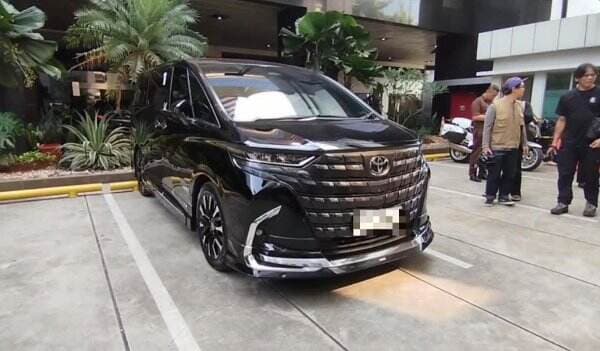 KPK Kembalikan Alphard yang Disita dari Noel Ebenezer, Ini Alasannya! KPK Kembalikan Alphard yang Disita dari Noel Ebenezer, Ini Alasannya!
