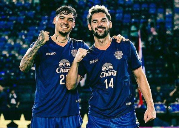 Kejutan Transfer! Shayne Pattynama Sempat Sembunyikan Kabar Kepindahan ke Persija Jakarta dari Sandy Walsh Kejutan Transfer! Shayne Pattynama Sempat Sembunyikan Kabar Kepindahan ke Persija Jakarta dari Sandy Walsh