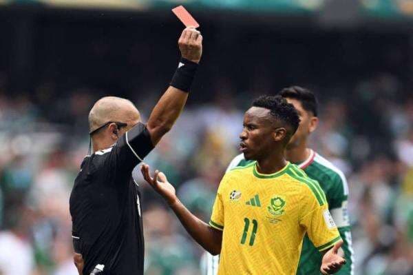 Piala Dunia 2026 Baru Dimulai, Wasit Langsung Jadi Sorotan gara-gara 3 Kartu Merah Piala Dunia 2026 Baru Dimulai, Wasit Langsung Jadi Sorotan gara-gara 3 Kartu Merah