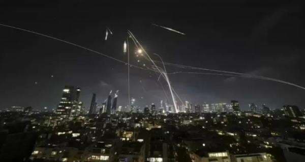 Sistem Pertahanan Udara Iron Dome Jebol, Israel Minta Bantuan Inggris dan Prancis Cegat Rudal Iran Sistem Pertahanan Udara Iron Dome Jebol, Israel Minta Bantuan Inggris dan Prancis Cegat Rudal Iran
