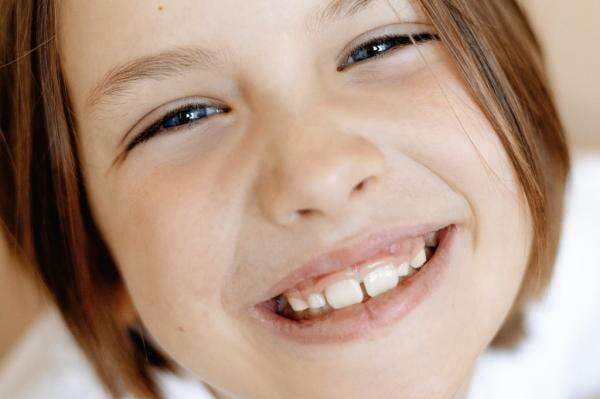 4 Tips Penting Jaga Kesehatan Gigi Anak Sejak Tumbuh Gigi Pertama, Nomor 3 Sering Diabaikan Orang Tua! 4 Tips Penting Jaga Kesehatan Gigi Anak Sejak Tumbuh Gigi Pertama, Nomor 3 Sering Diabaikan Orang Tua!