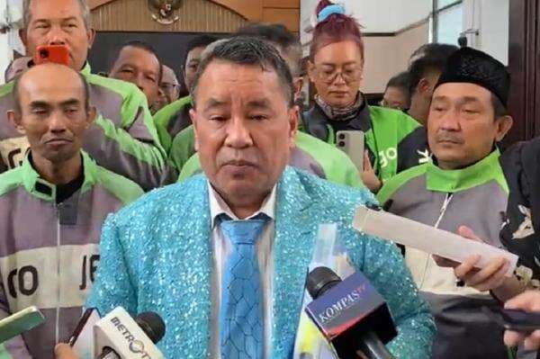 Hotman Paris Sebut Kasus Nadiem Makarim Teraneh: Tak Ada Kerugian Negara tapi Dituduh Korupsi Hotman Paris Sebut Kasus Nadiem Makarim Teraneh: Tak Ada Kerugian Negara tapi Dituduh Korupsi