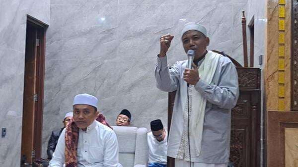 Fitnah Dibungkus Ilmiah, KH M Idrus Ramli: Jangan Percaya Tokoh, Tapi Alquran dan Ilmu Fitnah Dibungkus Ilmiah, KH M Idrus Ramli: Jangan Percaya Tokoh, Tapi Alquran dan Ilmu