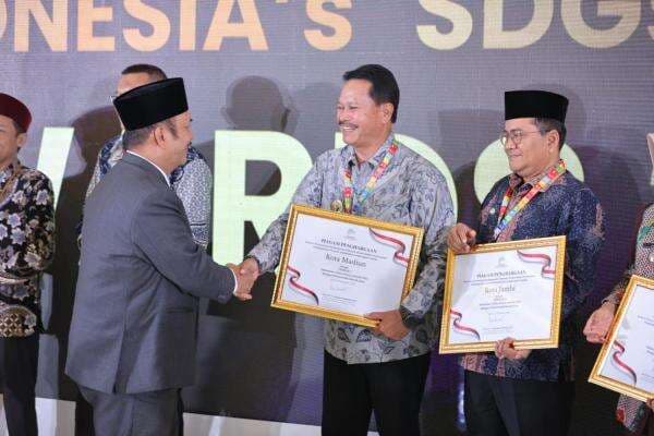 Kota Madiun Raih Terbaik I Indonesia’s SDGs Action Awards 2025, Bakal Tercatat di PBB Kota Madiun Raih Terbaik I Indonesia’s SDGs Action Awards 2025, Bakal Tercatat di PBB
